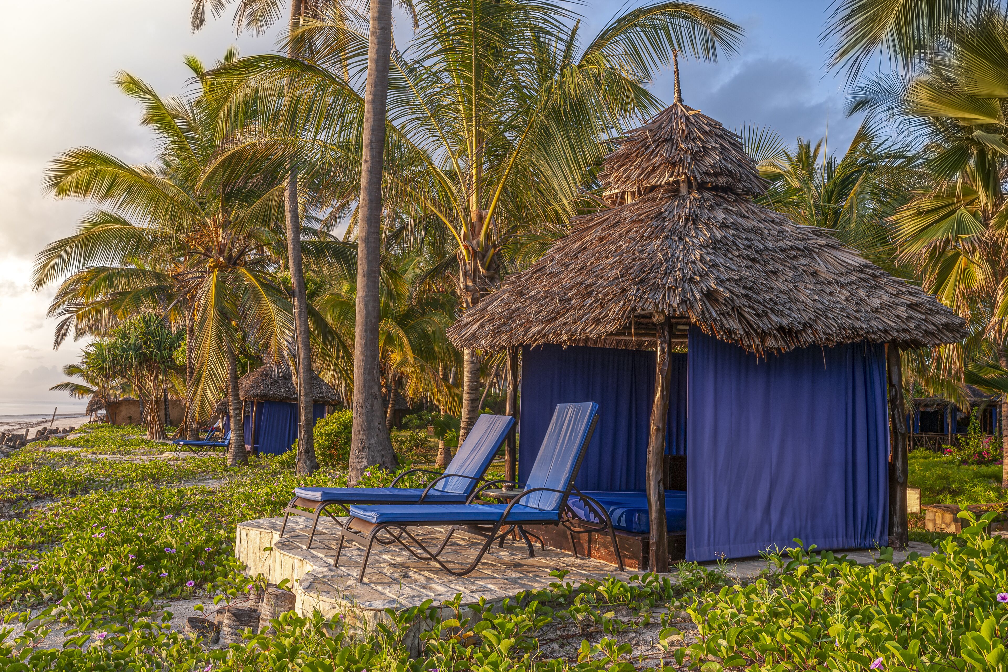 Spiaggia privata, sabbia bianca, cabine da spiaggia gratuite