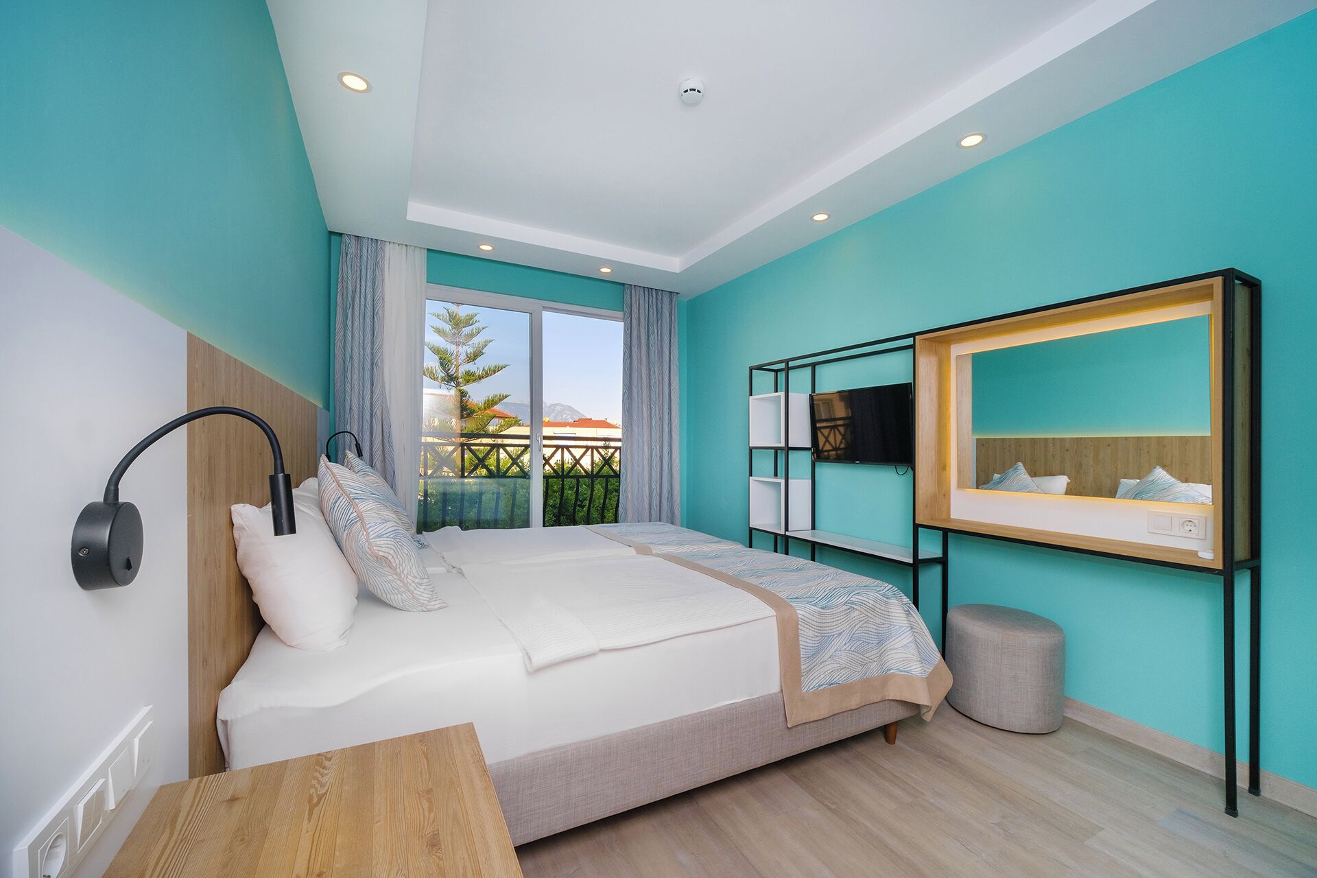 superior room | free minibar, desk, soundproofing, free cots/infant beds