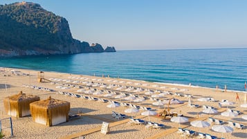 Playa privada en los alrededores y traslado desde/hacia la playa gratis