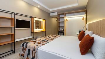 Camera Superior | Minibar con snack e bevande gratuite, una scrivania, insonorizzazione