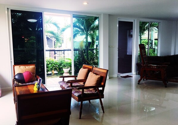 Lobby sitting area - Nara Village by Kanta (Hua Hin)