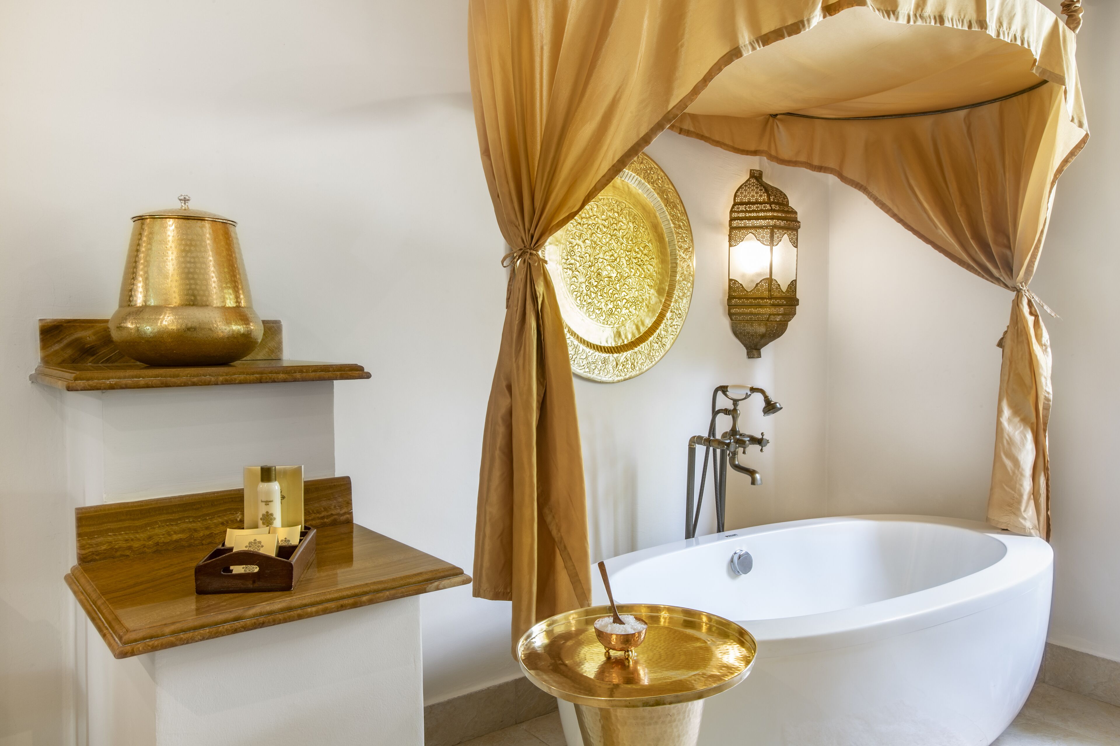 separate bathtub and shower, free toiletries, hair dryer, bathrobes