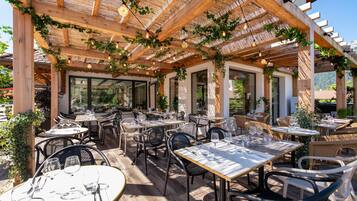 Lunch and dinner served, local cuisine