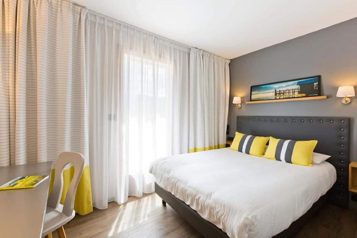 Standardzimmer, Bergseite | Hochwertige Bettwaren, Schreibtisch, schallisolierte Zimmer