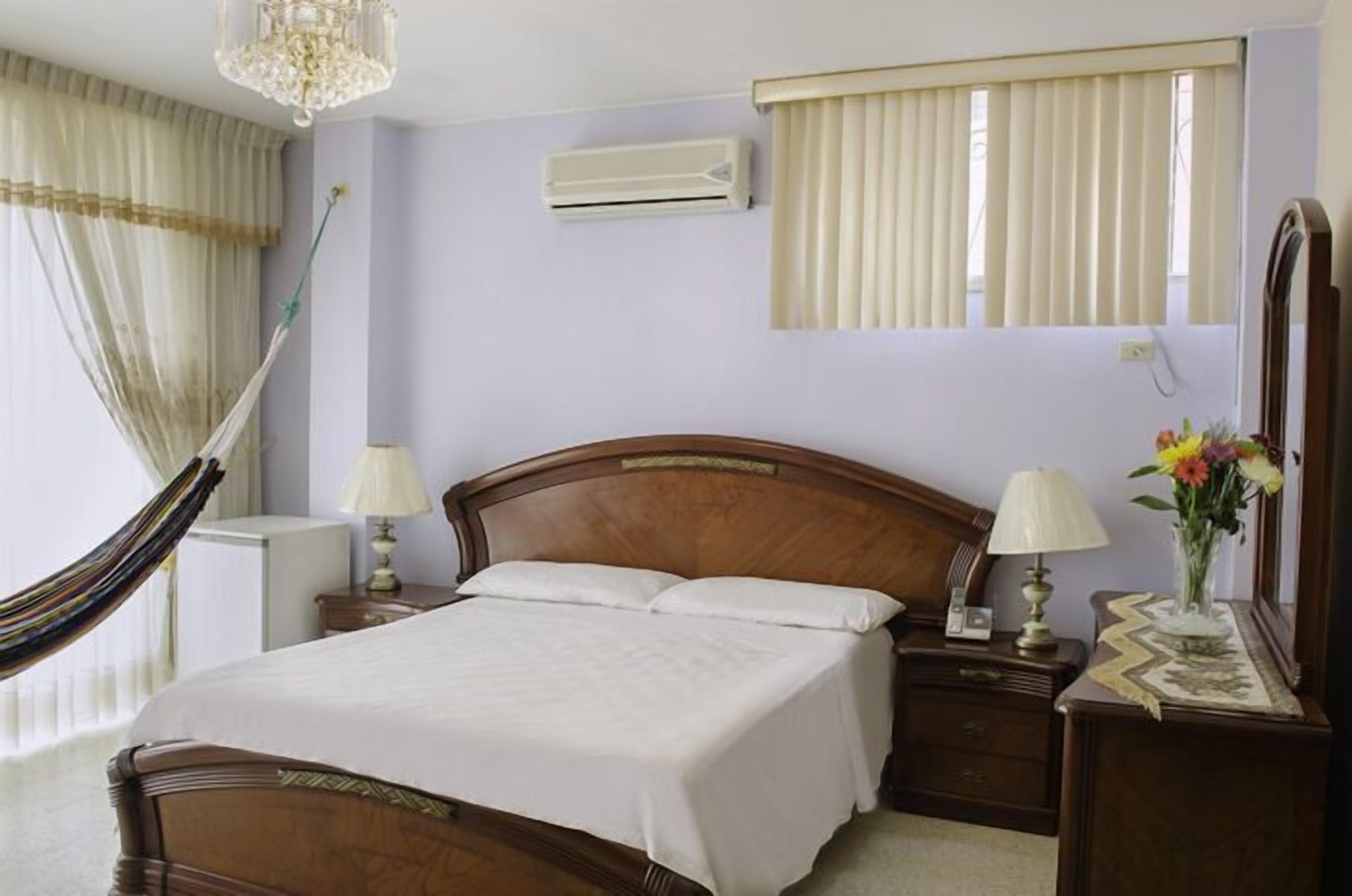 superior room, 1 king bed | free wifi