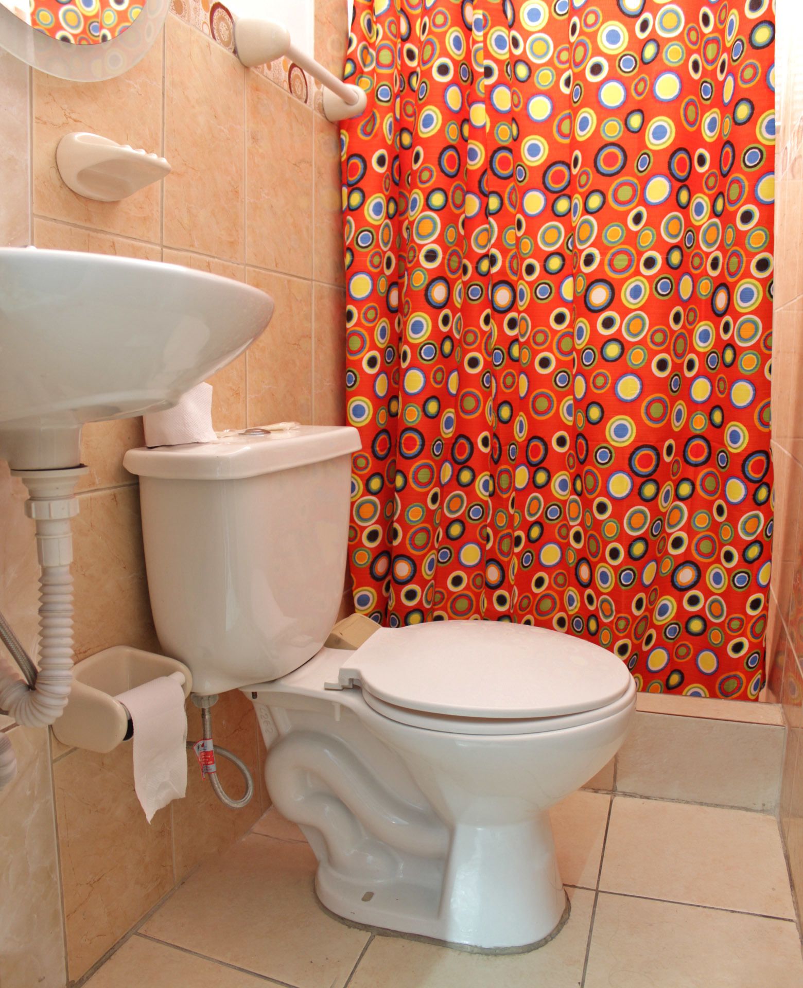 combined shower/bathtub