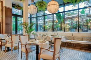 Breakfast, lunch and dinner served - Cotton House Hotel, Autograph Collection (Barcelona)