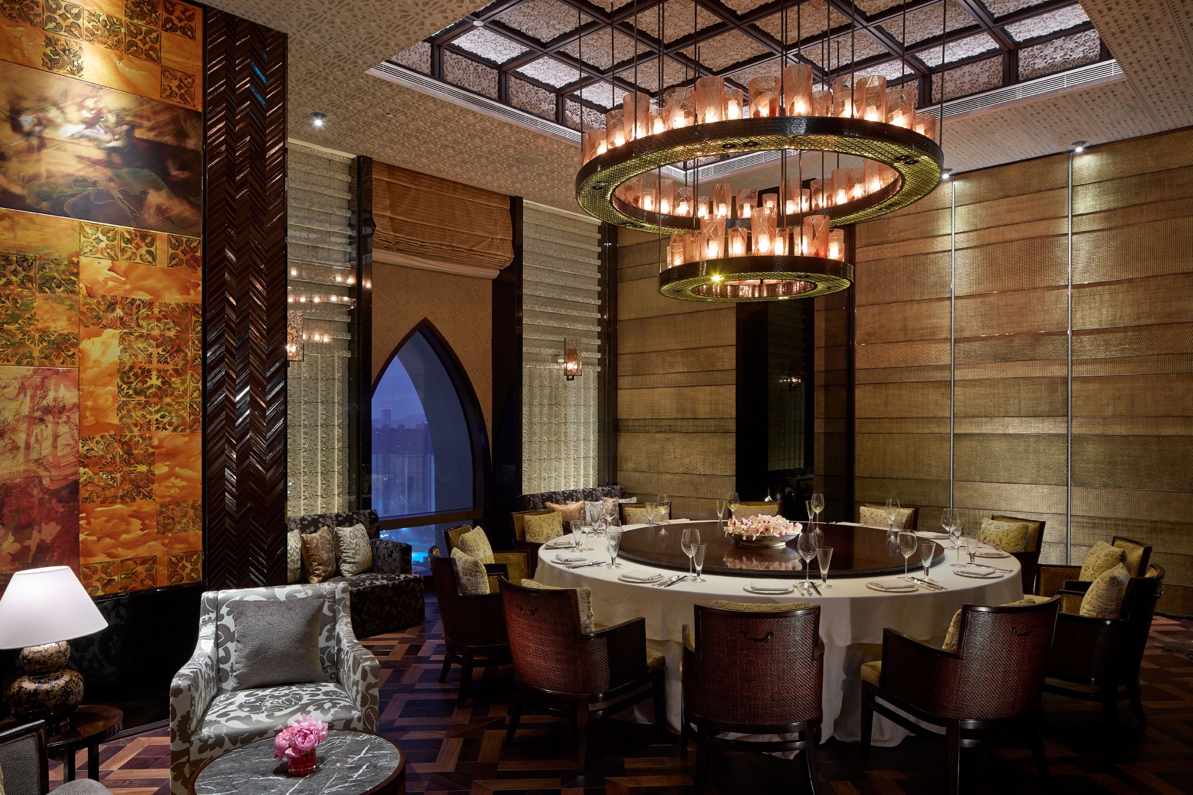 3 restaurants, breakfast, lunch, dinner served; chinese cuisine