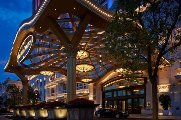 Property entrance - The Ritz-Carlton, Macau (Cotai)