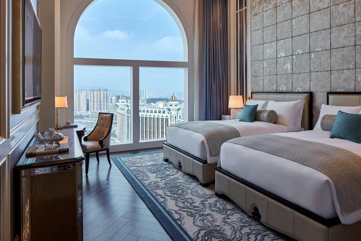 1 bedroom, premium bedding, minibar, in-room safe
