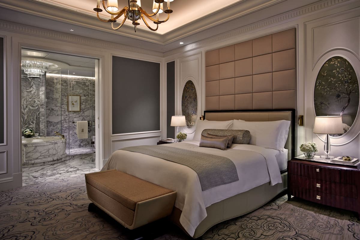 1 bedroom, premium bedding, minibar, in-room safe