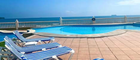 Outdoor pool, pool umbrellas