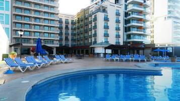 Outdoor pool, pool umbrellas