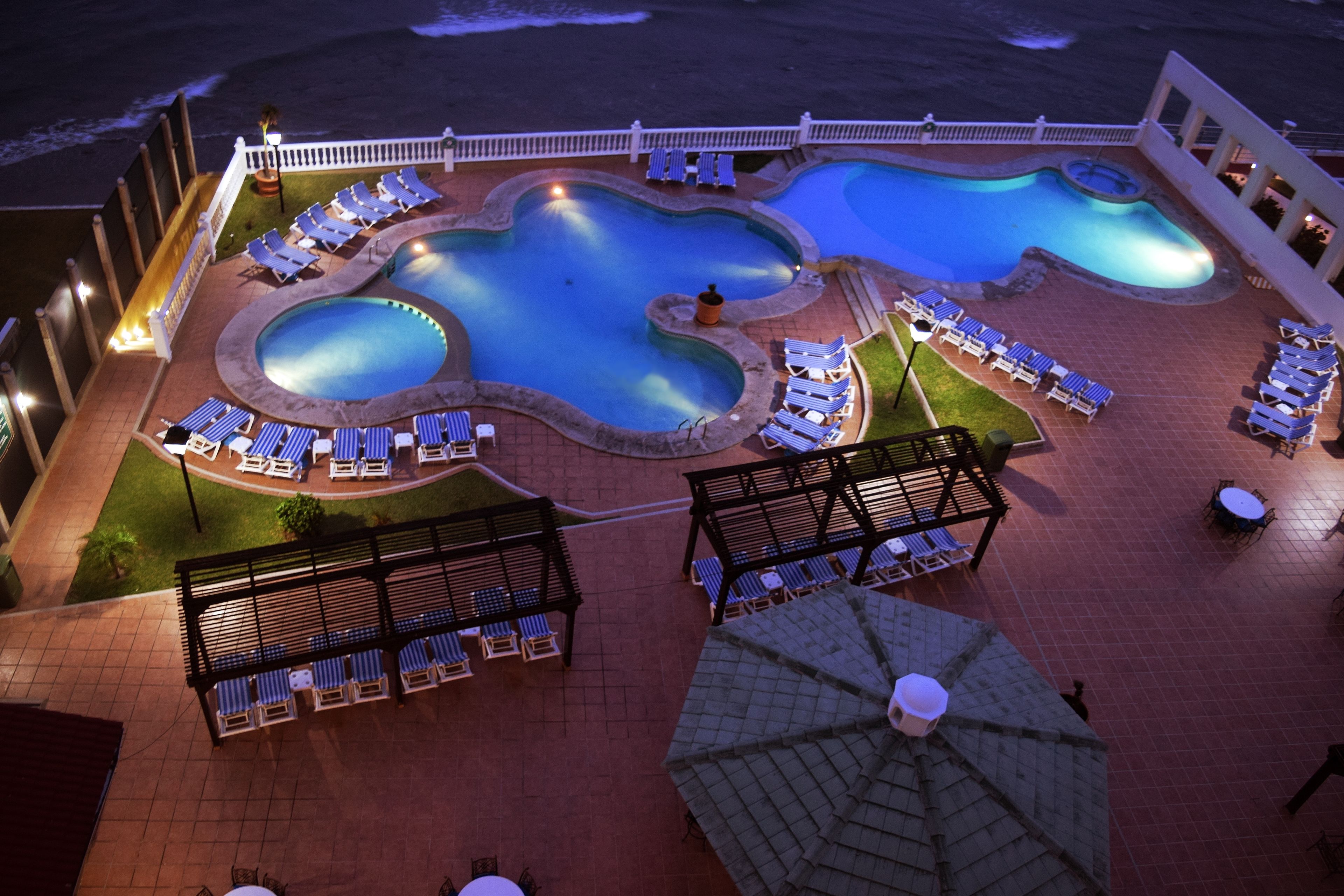 outdoor pool, pool umbrellas