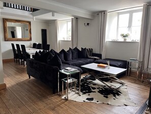 Lobby - Olde Hall (Norwich)