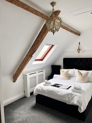 Double Room, Shared Bathroom (Shower Only (Blakeney)) | 1 bedroom - Olde Hall (Norwich)