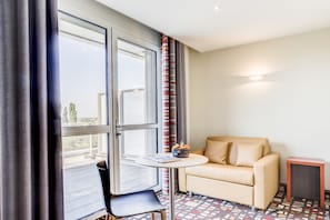 Superior Double or Twin Room, Accessible, Bathtub | Living area
