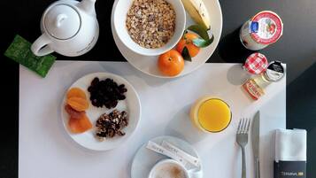 Petit déjeuner buffet (16 EUR par personne)