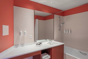 مستلزمات مجانية للعناية الشخصية، مجففات شعر، مناشف