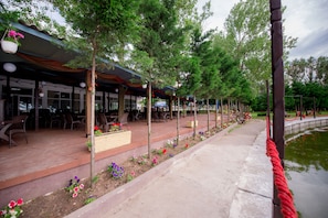 Food and drink - Caraiman Mamaia (Constanta)
