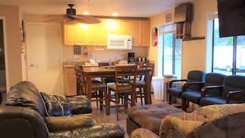 Cottage, 5 Bedrooms, Patio (No Pets) | Living room