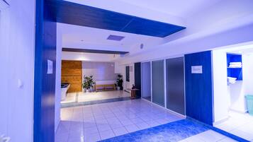 Sauna, Massage- und Behandlungsräume