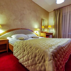 Doppelzimmer | Minibar, Zimmersafe, kostenloses WLAN