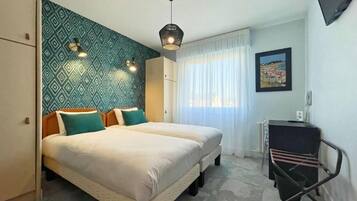 Desk, rollaway beds, free WiFi