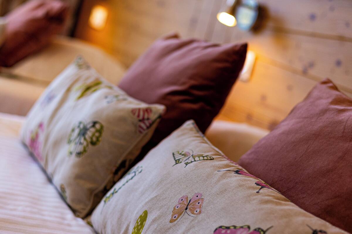 Chambre triple, mansardée, vue lac | In-room safe, desk, WiFi (free), bed sheets