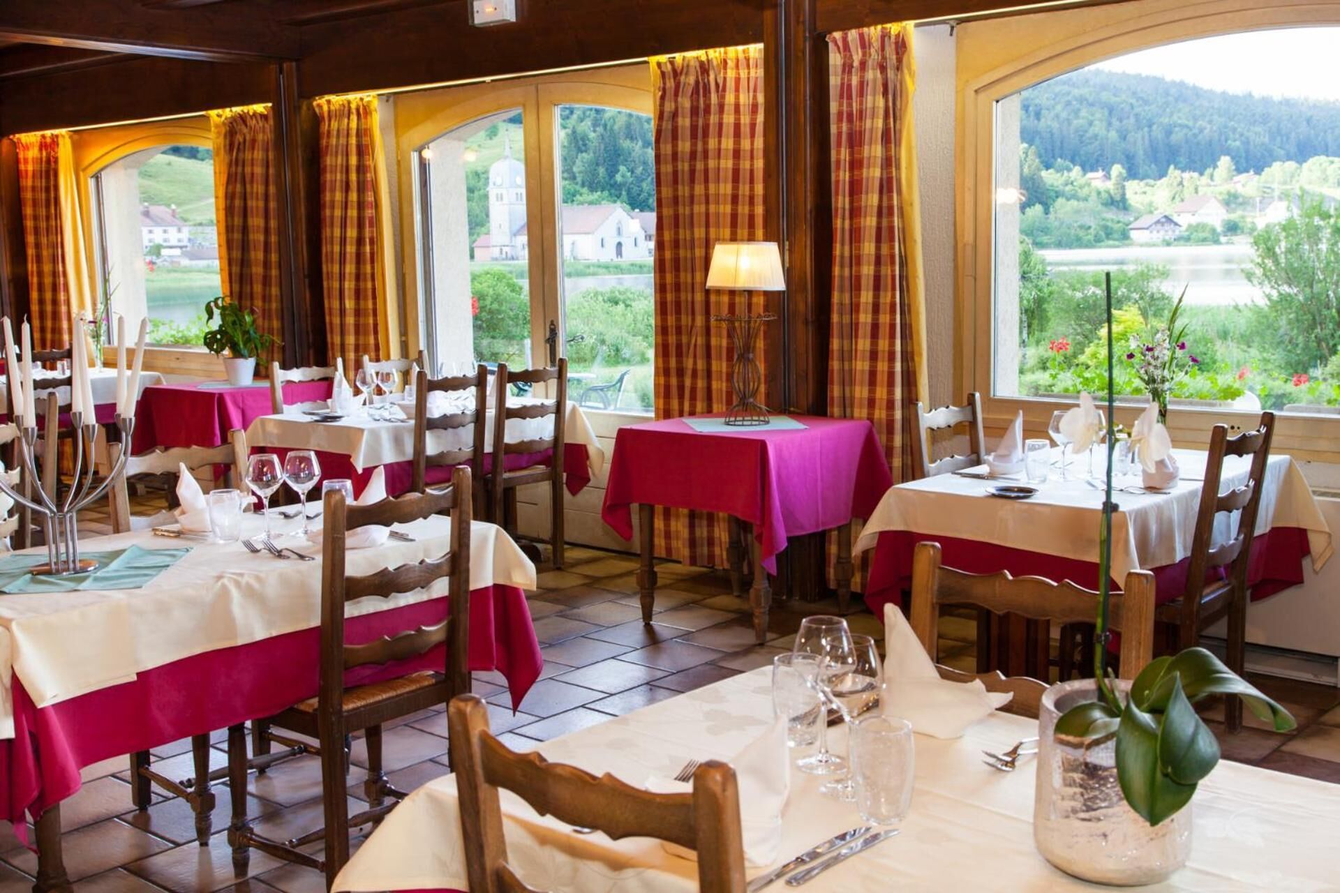 lunch and dinner served, regional cuisine