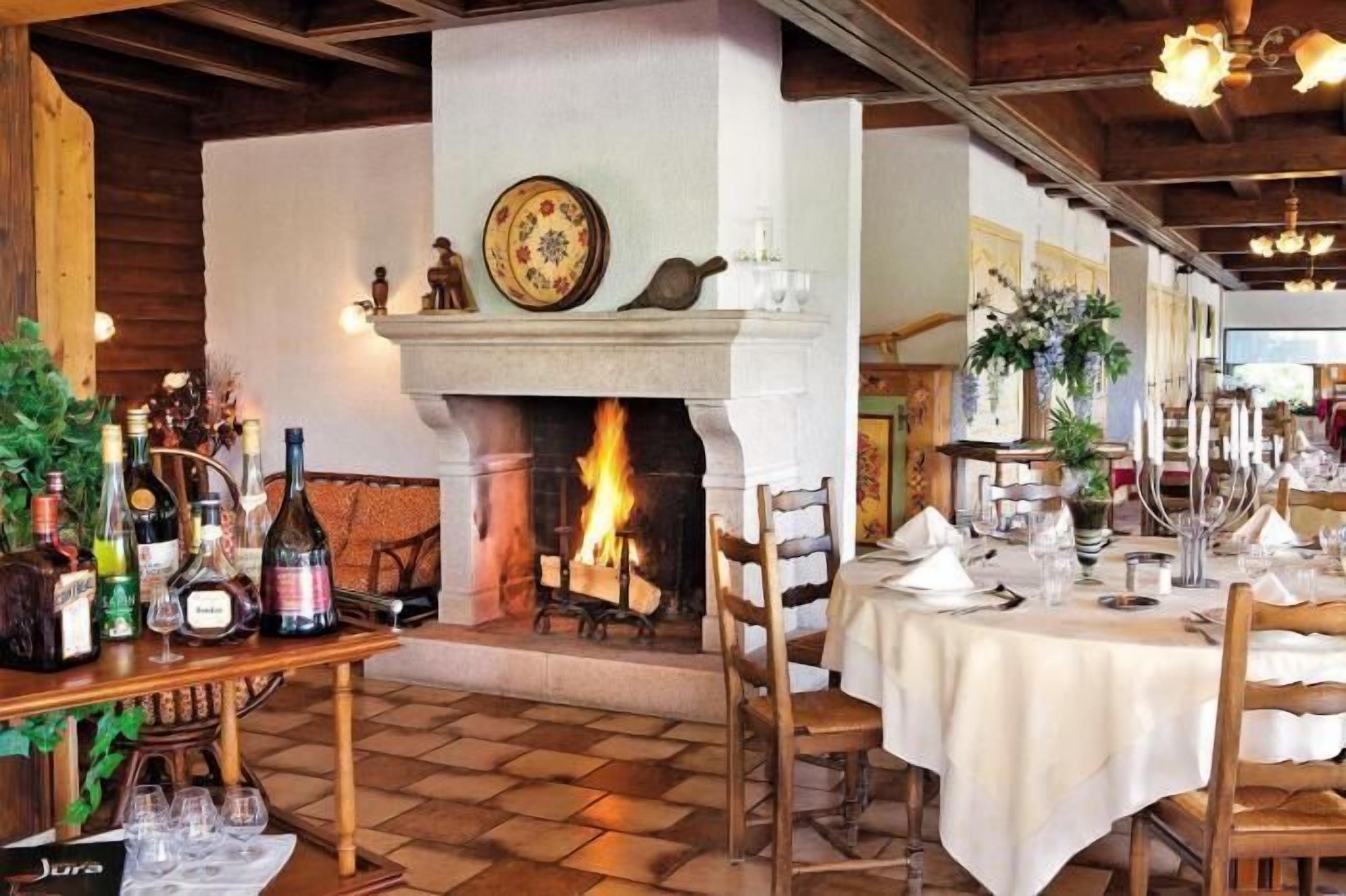 lunch and dinner served, regional cuisine