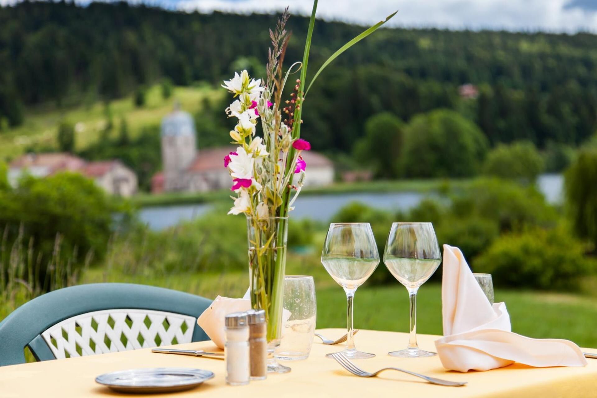 lunch and dinner served, regional cuisine