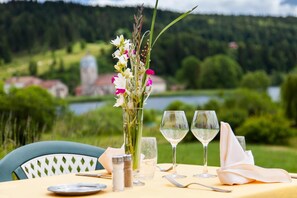 Lunch and dinner served, Regional cuisine