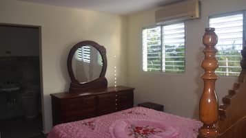 Four Bedroom Villa with Mountain View | 1 bedroom, desk, iron/ironing board
