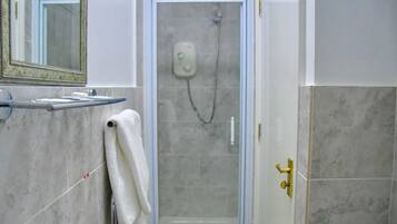 Standard Double Room, Ensuite (Double room) | Bathroom