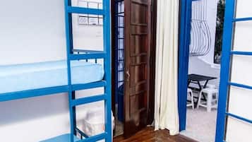 Shared Dormitory, Mixed Dorm, Shared Bathroom (9 beds) | Free WiFi