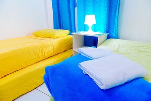 Driepersoonskamer, privébadkamer | Gratis wifi