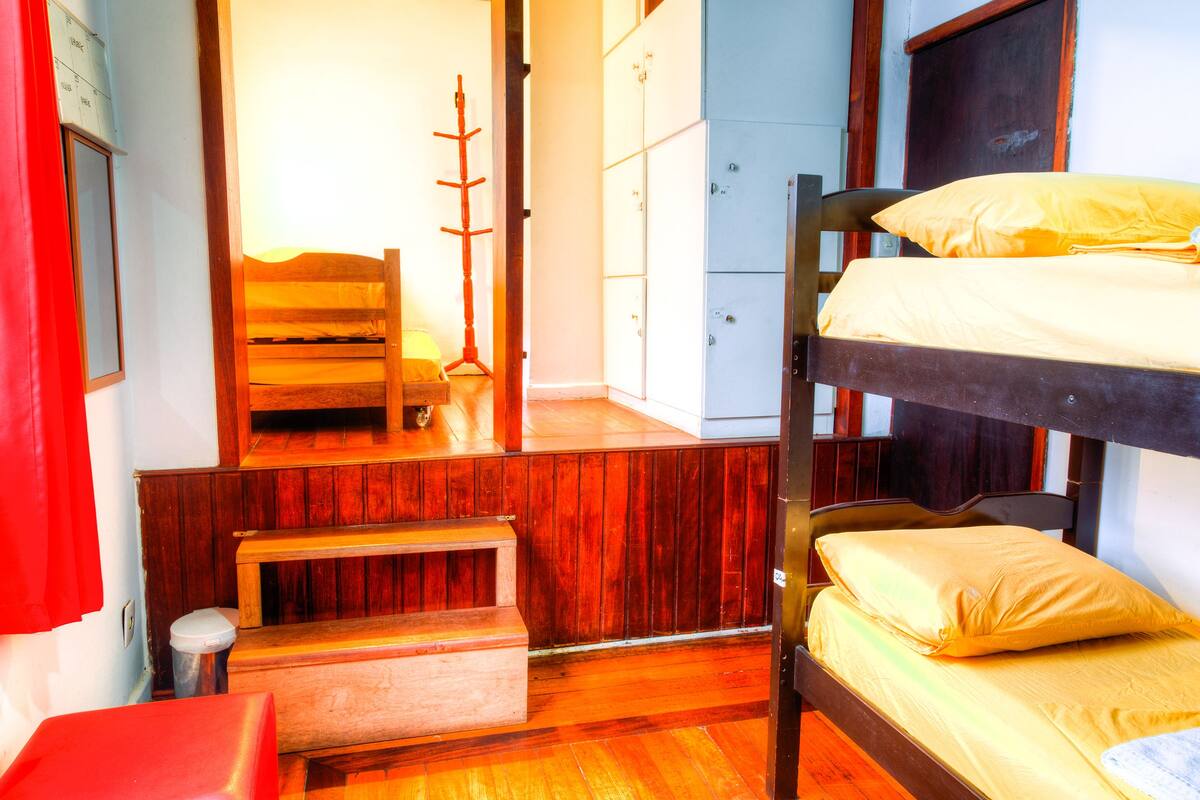 Room, Shared Bathroom (5 beds)
