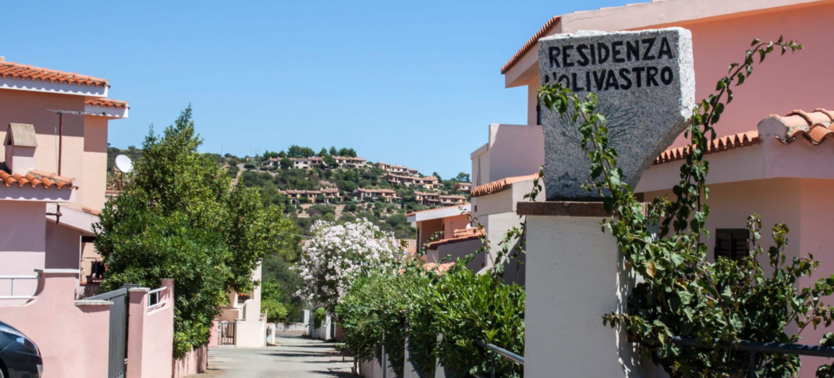 A residential area with a sign reading "RESIDENZA DIOLIVASTRO".