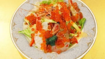 Comida y bebida