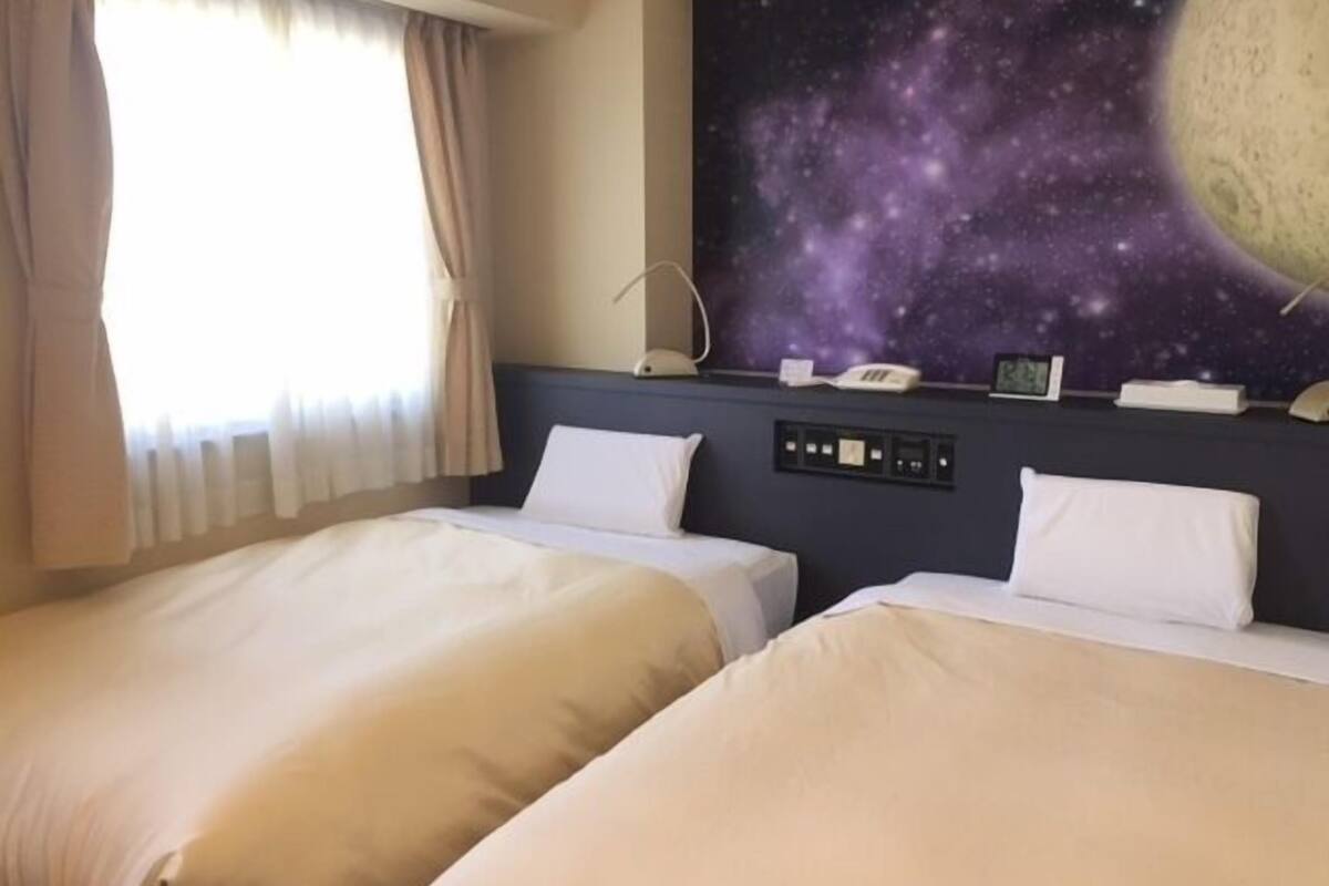 desk, soundproofing, free wifi, bed sheets