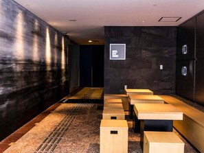 Lobby lounge - Hotel New Shohei (Tokyo)