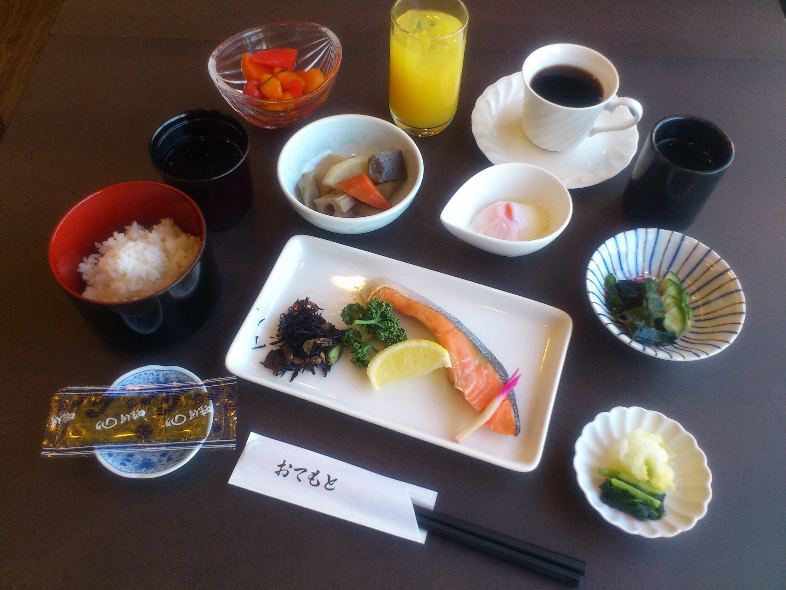 daily buffet breakfast (jpy 1000 per person)