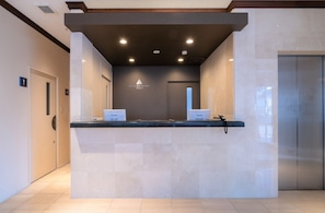 Quầy tiếp tân