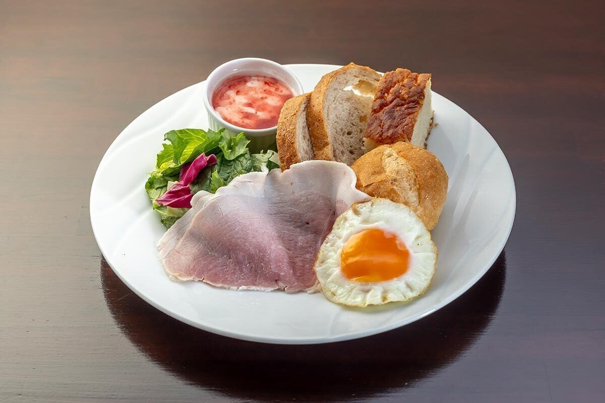 breakfast, lunch, dinner served; italian cuisine