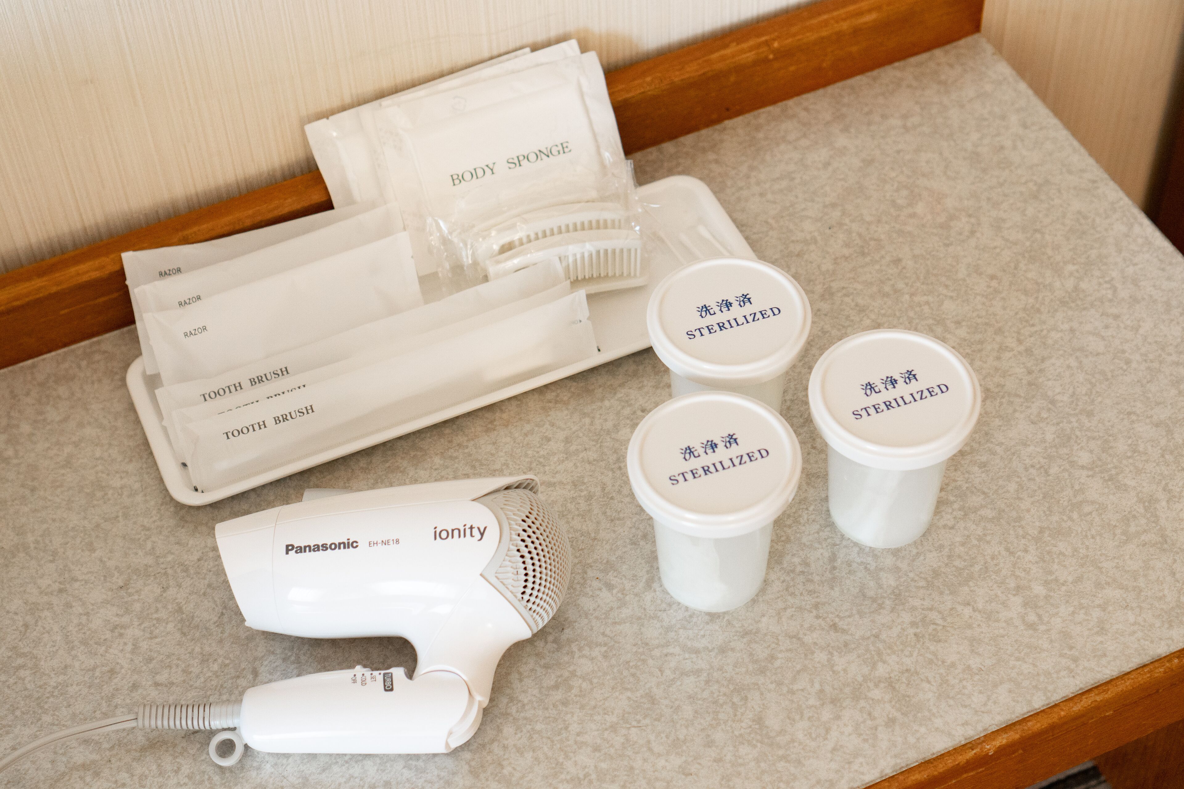 twin room with extra bed, non smoking | bathroom amenities | combined shower/bathtub, free toiletries, hair dryer, slippers