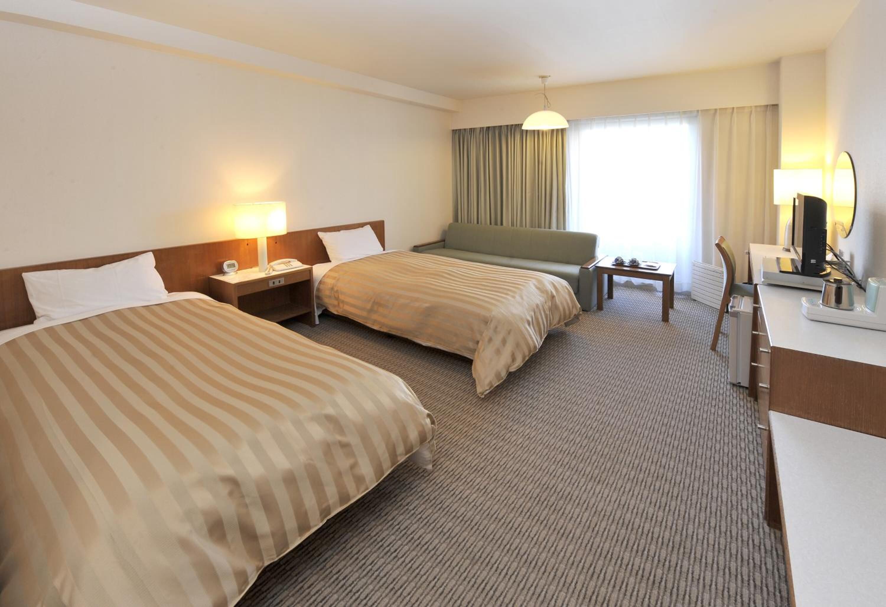 twin room, non smoking | desk, free wifi, bed sheets