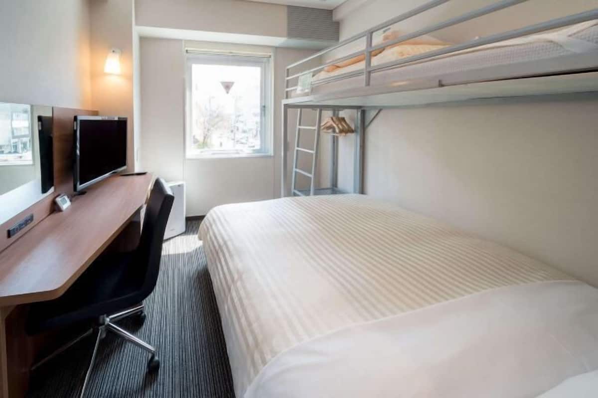Bureau, chambres insonorisées, Wi-Fi gratuit