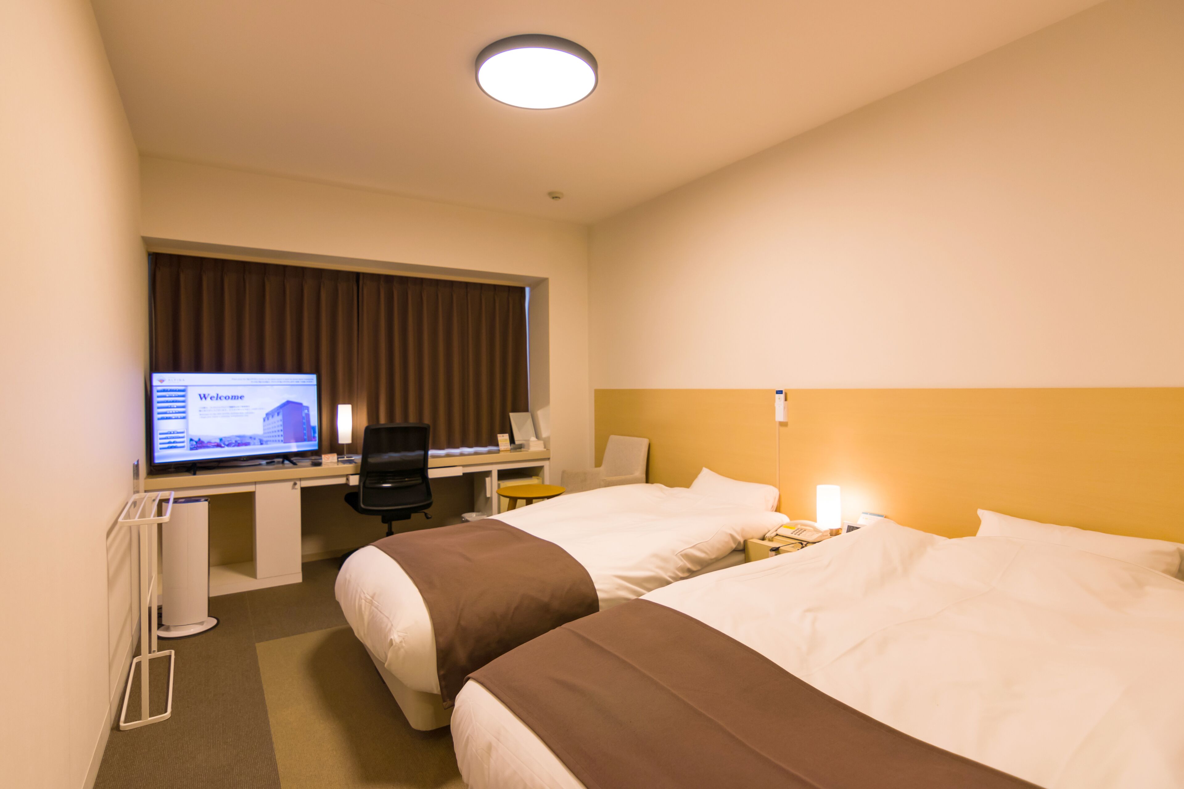 雙人房, 非吸煙房 (with Extra Bed) | 羽絨被、書桌、手提電腦工作空間、遮光窗簾/窗簾