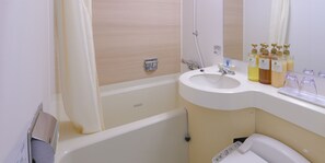 Combined shower/bathtub, deep-soaking bathtub, free toiletries